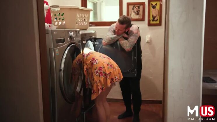 [ModelMediaUS] - Izzy Lush Gets Wet Doing Laundry - Hairy Pussy - Izzy Lush