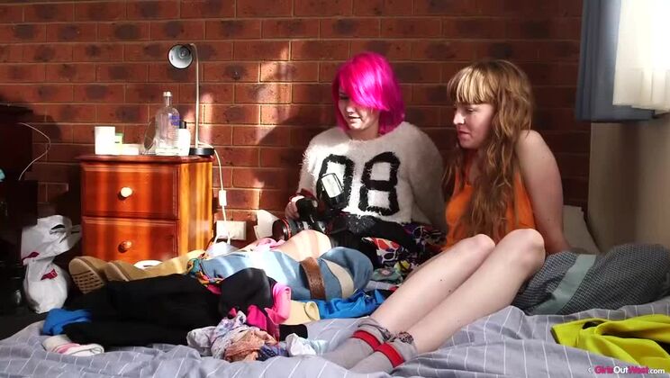 [GirlsOutWest] - Noelle & Pia - Wet and Wild Pissing - Bill Bailey - Mona Wales - Ariel X