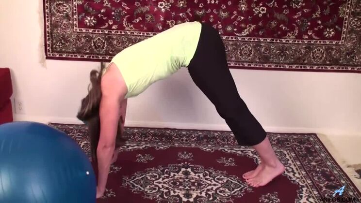 [Anilos] - Tiffany Owens - Exercising Alone and Naked - Tiffany Owens