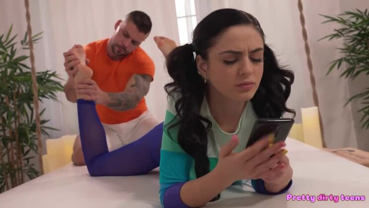 [PrettyDirtyTeens] - Teen Mia Trejsi's Massage Bed Fuck with Facial - Mia Trejsi