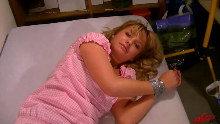 [Tainster] - Facial Cumshot after Pissing on Bella - Leony aprill - Bella Anne