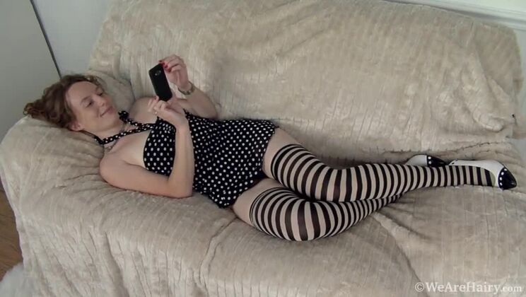 [WeAreHairy] - Hairy Pussy Redhead Ana Molly Masturbates - Ana Molly