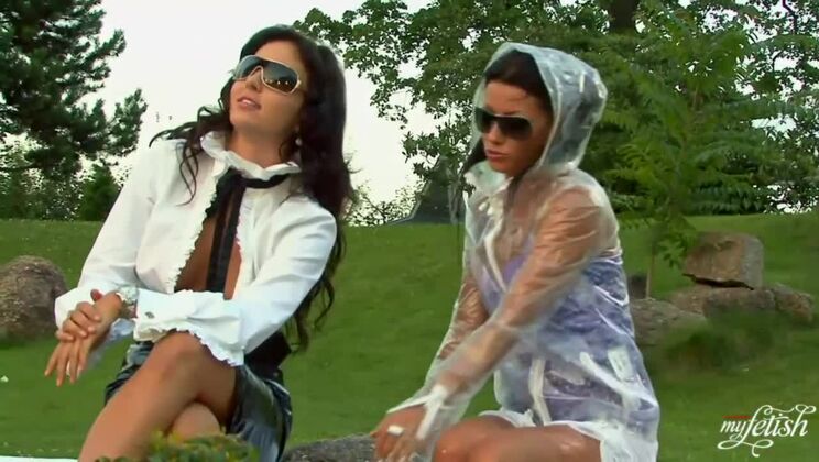 [Tainster] - Outdoor Lesbo Fun with Brunette Bombshells - Tea - Billy Raise