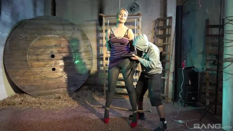 [BANG.com] - Fetish Babe Nikky Dream in Vibrator Induced Climax - Nikky Dream