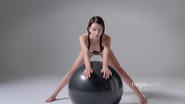 [Hegre] - Fitness Model Ariel - Naked & Gorgeous - Anna AJ