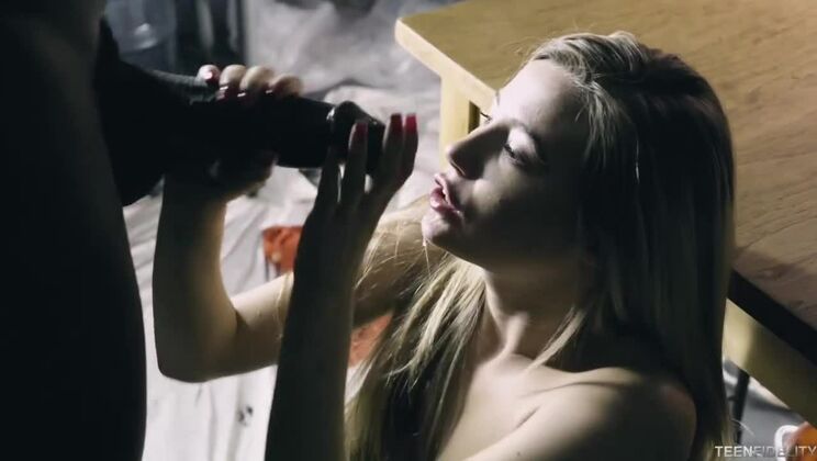 [TeenFidelity] - Jason Brown's Cumshot on Carolina Sweets' Face - Carolina Sweets - Jason Brown