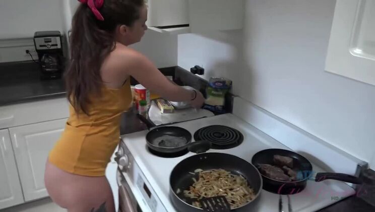 [ATKGirlfriends] - Tattooed Gia Paige in Foot Worship Session