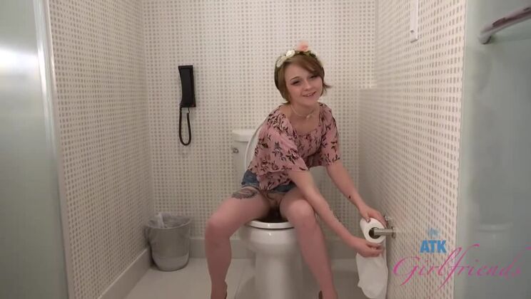 [ATKGirlfriends] - Some Funny Peeing Girls - Amateur Compilation! - David Bander - L Brandon - Jans Laver - Valentina Milan - Mr Bruno