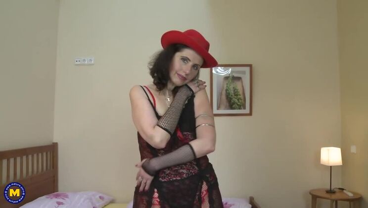 [Mature.nl] - Hairy pussy closeup with sexy lingerie - Darlena