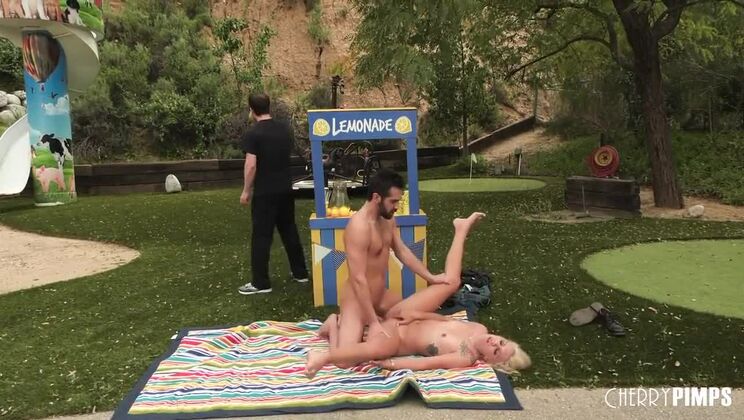 [WildOnCam] - Tattooed Blonde Gets Her Lemons Squeezed - Donnie Rock - Chanel Grey