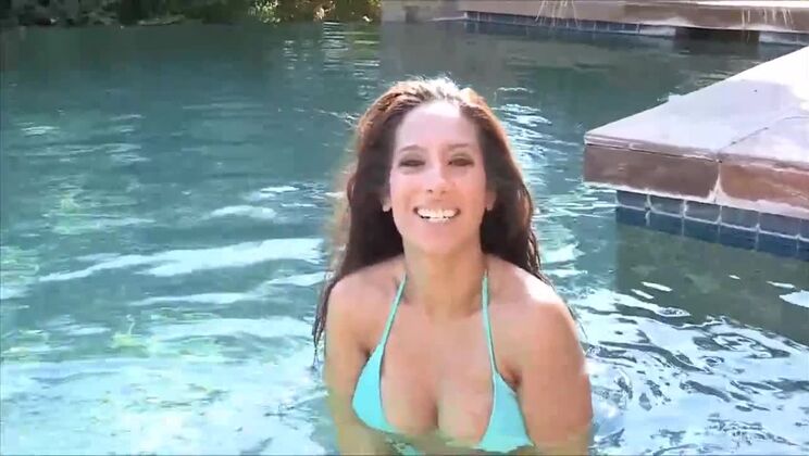 [FTVGirls] - Beautiful Teen Caught on Voyeur Camera