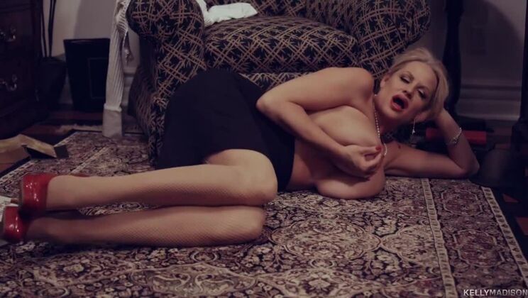 [KellyMadison] - Milf Kelly Madison's Boobs - Kelly Madison