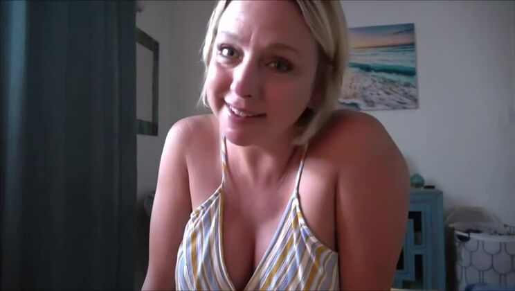 [MomComesFirst] - Mom's Best Mate - Brianna Beach - Brianna Beach