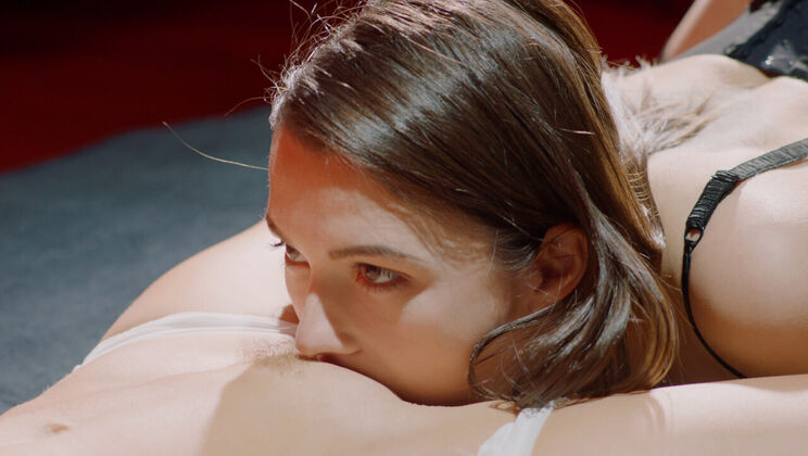 [UltraFilms] - Squeezing Out The Lesbian Juice - Alexis Crystal - Hayli Sanders