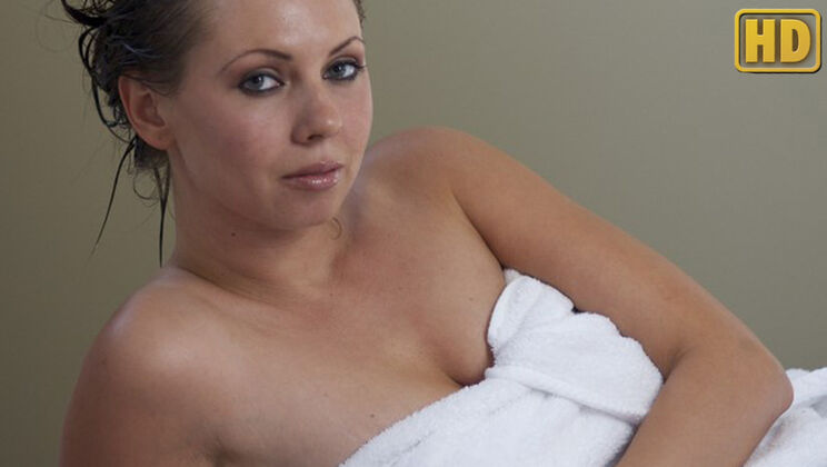 [SelfDesire] - Darla Masturbates and Gets Nice - Darla