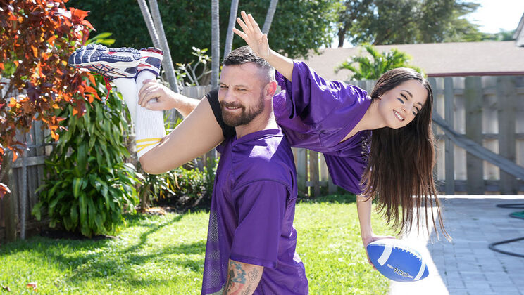 [ExxxtraSmall] - Freya Von Doom's Teenage Temptation - Freya Von Doom - Sergeant Miles