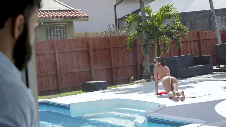 [FamilyStrokes] - Derrick Ferrari's Stepfamily Splash - Vienna Black - Derrick Ferrari