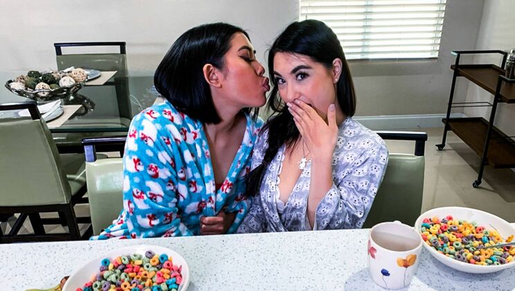 [MyPervyFamily] - Stepdaughters' Natural Tits and Pussy Play - Mina Moon - Emerald Loves