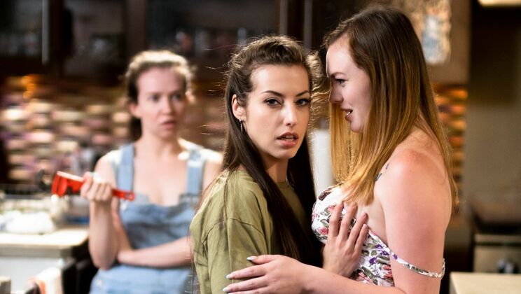 [Girlsway] - Fingering and Licking between Brunettes - Spencer Bradley - Samantha Reigns