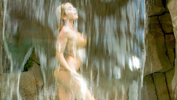 [MYLF] - Neighborhood MILF Pool - Chad White - Christie Stevens