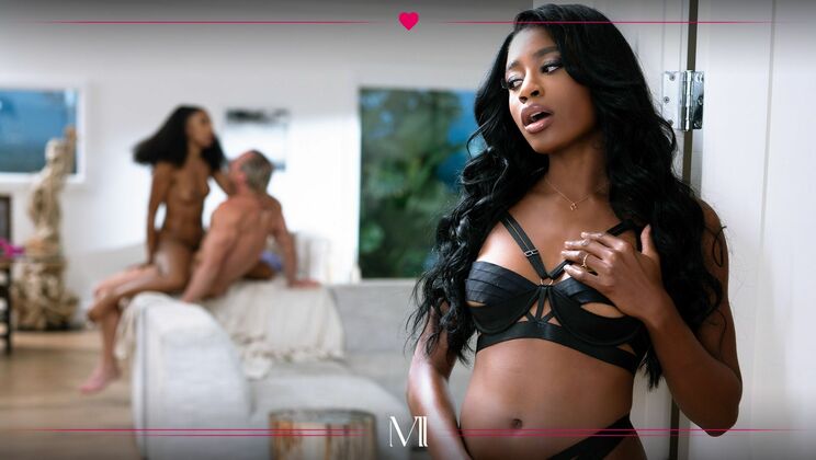 [ModernDaySins] - Olivia Jay's Lesbian Threesome Desire - Clarke Kent - Nicole Kitt - Olivia Jay