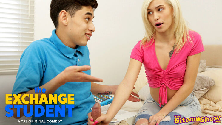 [ThatSitcomShow] - Kiara Cole's Short Hair and Fair Skin Seduction - Kiara Cole