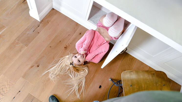 [ExxxtraSmall] - Flexible Fun with Kenzie Reeves - Kenzie Reeves - Romeo Price