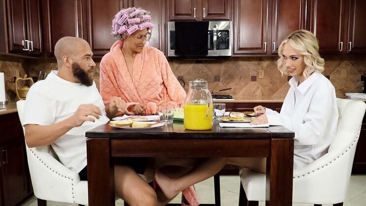 [Brazzers] - Oil and Sex in a Thong - Xander Corvus - Sky Pierce