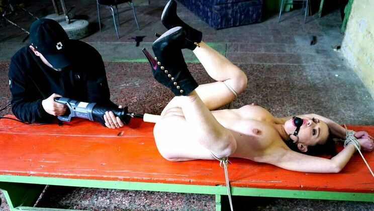 [Submissed] - Machine Gives Azoe Rough Fucking - Azoe