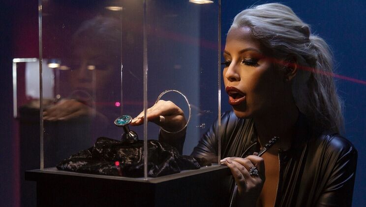 [Brazzers] - Big Ass Cowgirl Rides Cock Reverse Style - Bridgette B - Isiah Maxwell