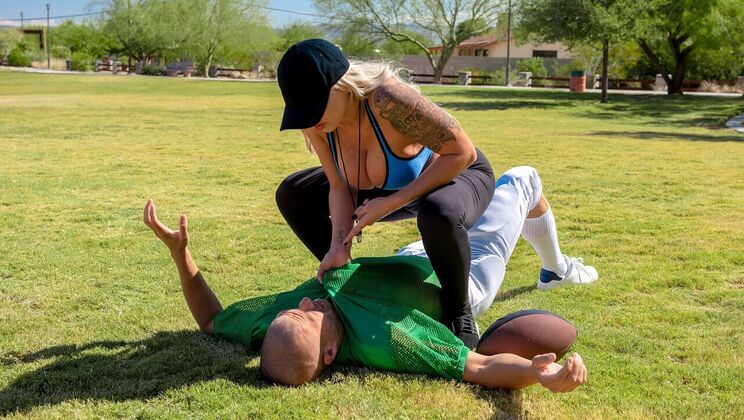 [Brazzers] - Xander Corvus Takes on Nina Elle's Big Tits - Nina Elle - Xander Corvus