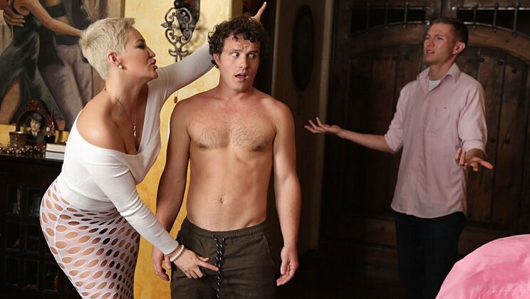 [MilfHunter] - Spanking Her Way - Robby Echo - Ryan Keely