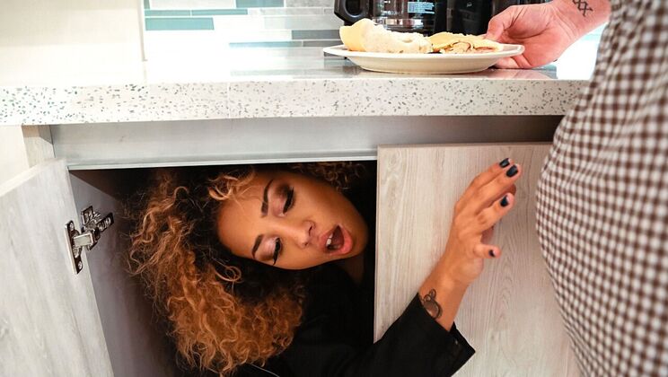 [TeensLoveHugeCocks] - Blonde Burglar Takes a Load - jmac - Xianna Hill