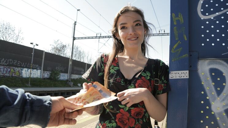 [PublicAgent] - Tattooed Minx Gets Down on a Big Cock Outside - Max Dior - Kylie Nymphette