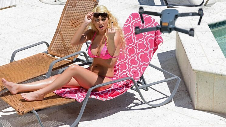 [RKPrime] - MILF Seduction by the Pool - Kenzie Taylor - Seth Gamble