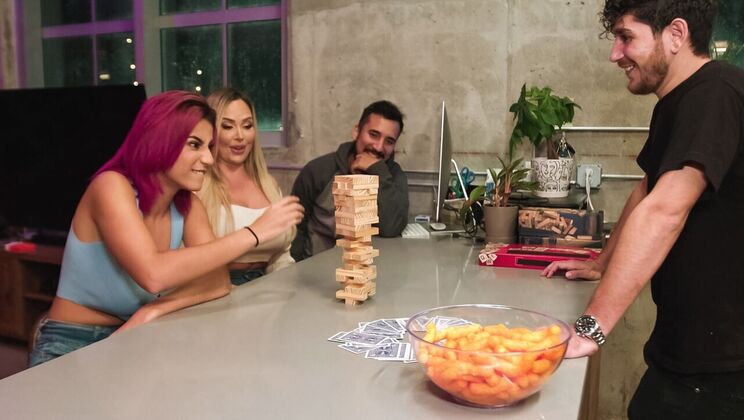 [WeLiveTogether] - Big Ass and Big Tits in a Steamy 69 Session - Callie Brooks - Roxie Sinner