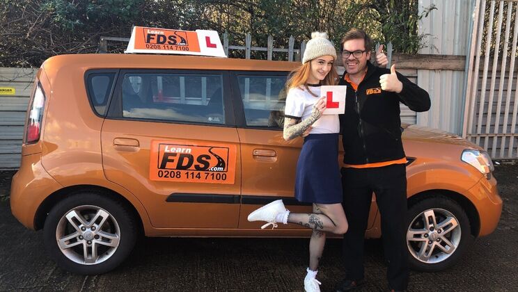 [FakeDrivingSchool] - Minx Azura Alii Gives Head Like a Pro, But Can't Steer - Ryan Ryder - Azura Alii