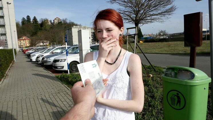 [PublicAgent] - Public Fucking: Amateur Girl and Stranger Get Down Dirty - Valentina Ricci