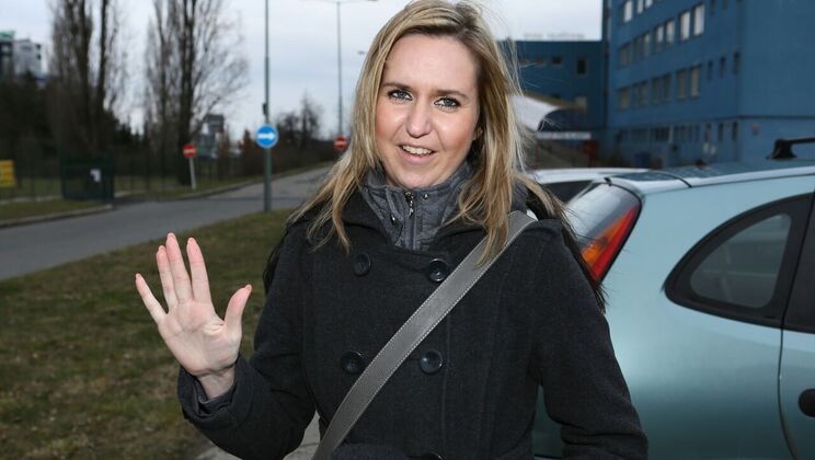 [PublicAgent] - Amateur Lina Cors Car Public Fuck - Lina Cors