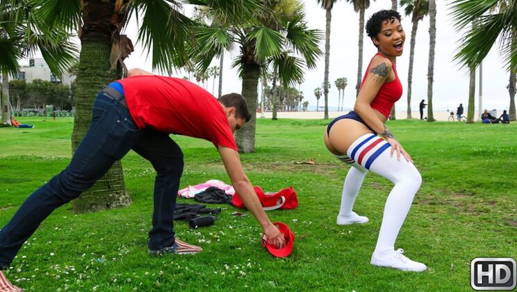 [RKPrime] - Rimming on the Beach - Honey Gold - Brad Knight