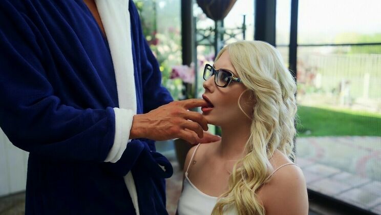 [IKnowThatGirl] - The Amateur Interview: Cumshot and Facial - Xander Corvus - Nella Jones