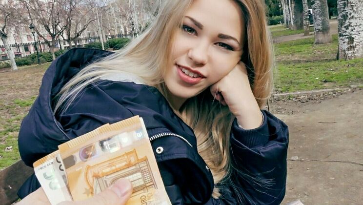 [PublicPickups] - Blonde Loves Outdoor Sex with Nerd - Erik Everhard - Selvaggia