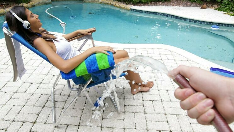 [LatinaSexTapes] - Sunbathing Latina Amateur Outdoor Fun - Victoria Valencia