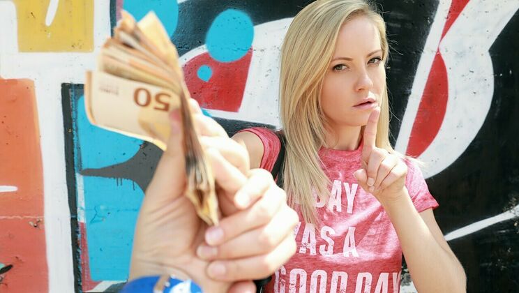 [PublicPickups] - Mature Woman Gets Fucked in Standing Doggystyle - Sicilia - Tristan Seagal