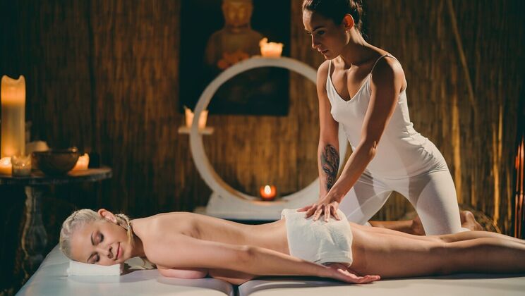 [MassageRooms] - Athletic Ladies in Fisting and Face Sitting - Julia Parker - Lexi Dona