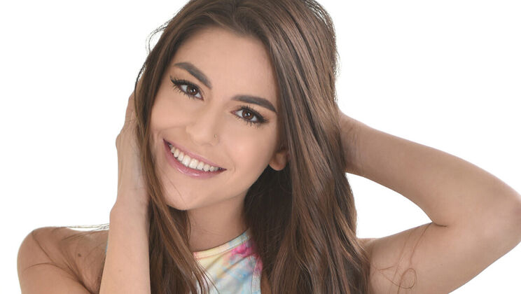 [FamilyStrokes] - Arielle Faye's Taboo Stepfamily Desire - Romeo Price - Arielle Faye