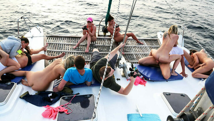 [SummerSinners] - Cumshot and Facial on a Boat