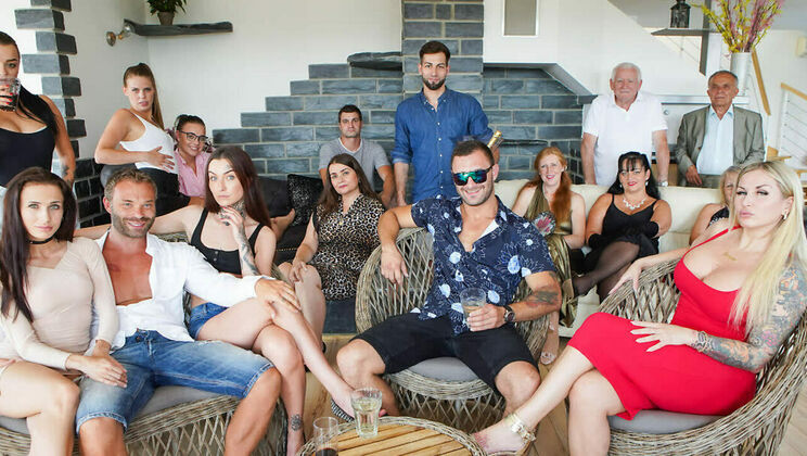 [FamilyScrew] - Old and Young Family Hardcore