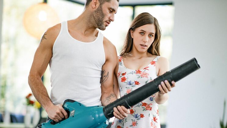 [EroticaX] - Gardener Loves Missionary Sex - Damon Dice - Kourtney Rae