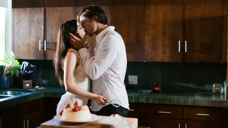 [EroticaX] - Reality Cumshot with Brunette Chef - Jenna Reid - Jean Val Jean